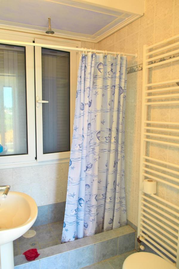 Georgia'S House Villa Aegina Exteriör bild